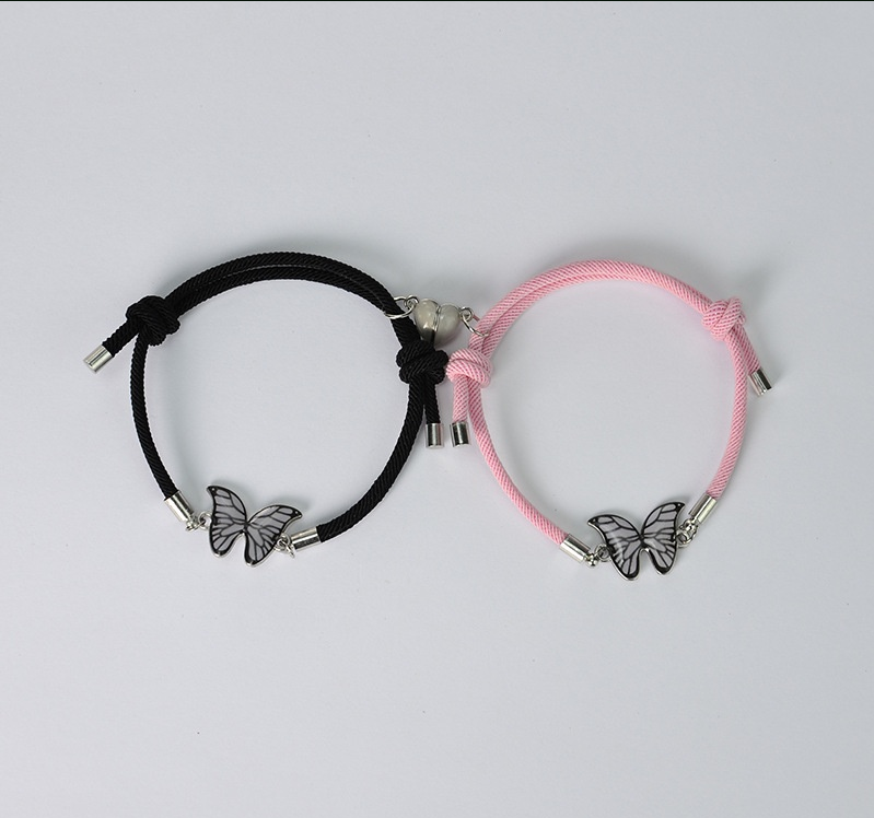 Bracelets pour couple à motif papillon et cœur aimanté