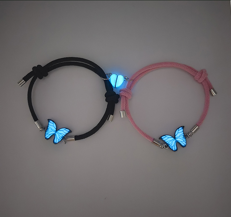 Bracelets pour couple à motif papillon et cœur aimanté