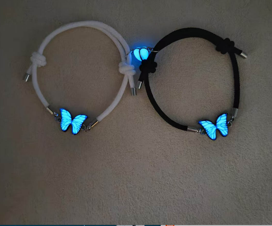 Bracelets pour couple à motif papillon et cœur aimanté