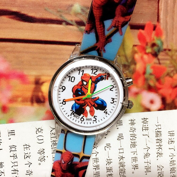 MONTRE LUMINEUSE DISNEY POUR ENFANTS