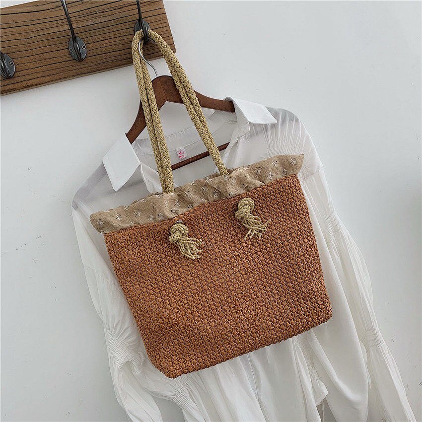 SAC À MAIN TISSÉ EN ROTIN