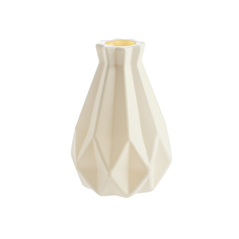 VASE EN PLASTIQUE, IMITATION CÉRAMIQUE