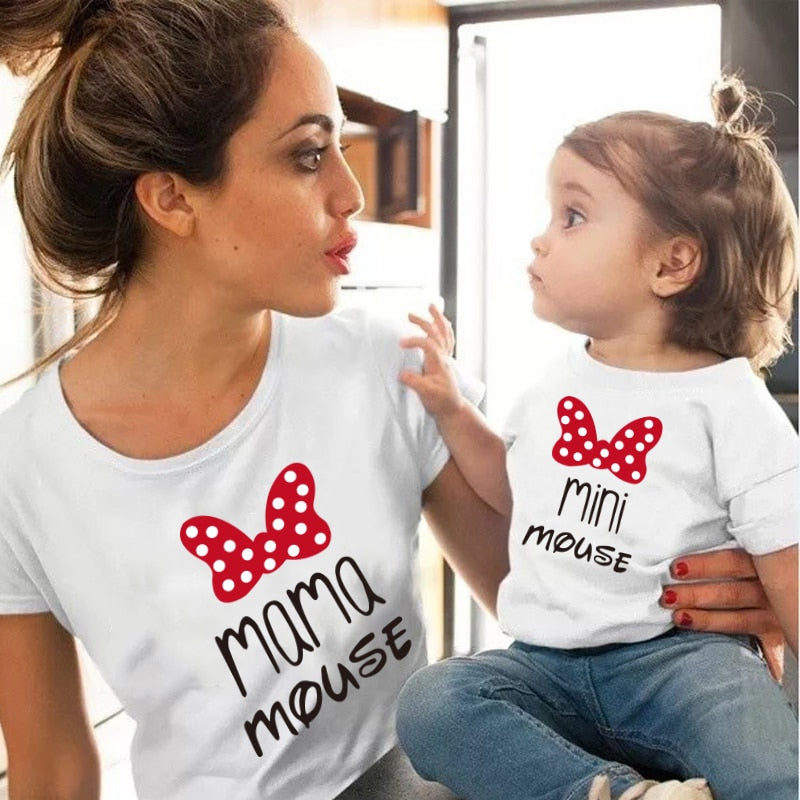 VÊTEMENTS ASSORTIS MAMAN ET MINI FAMILLE