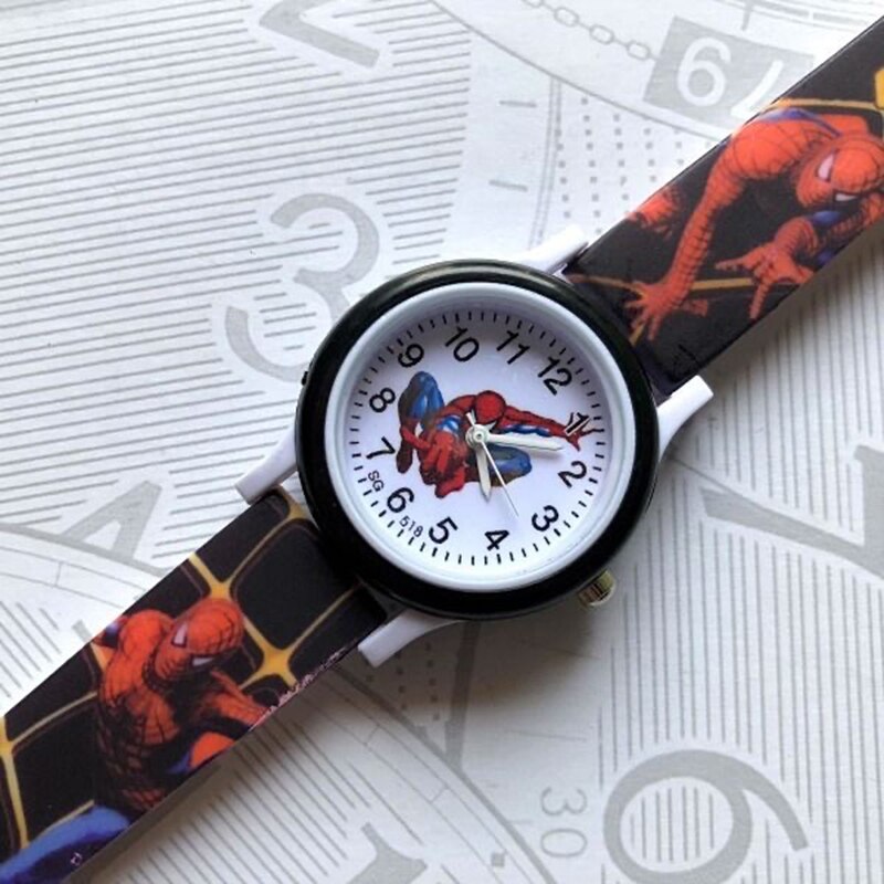 MONTRE LUMINEUSE DISNEY POUR ENFANTS