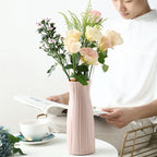 VASE EN PLASTIQUE, IMITATION CÉRAMIQUE