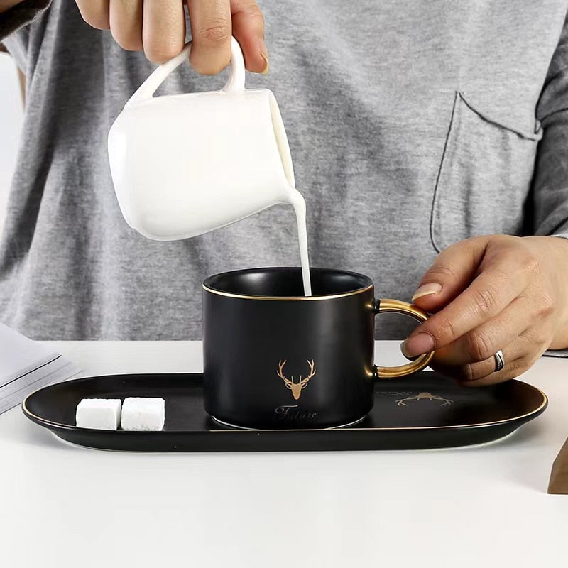 ENSEMBLE DE TASSES ET SOUCOUPES À CAFÉ AVEC BOÎTE CADEAU