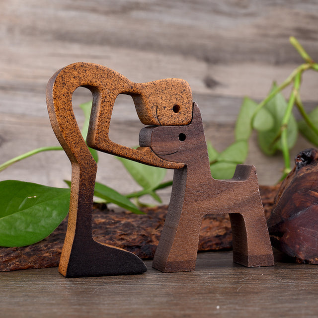 SCULPTURE DE CHIEN EN BOIS FAIT A LA MAIN