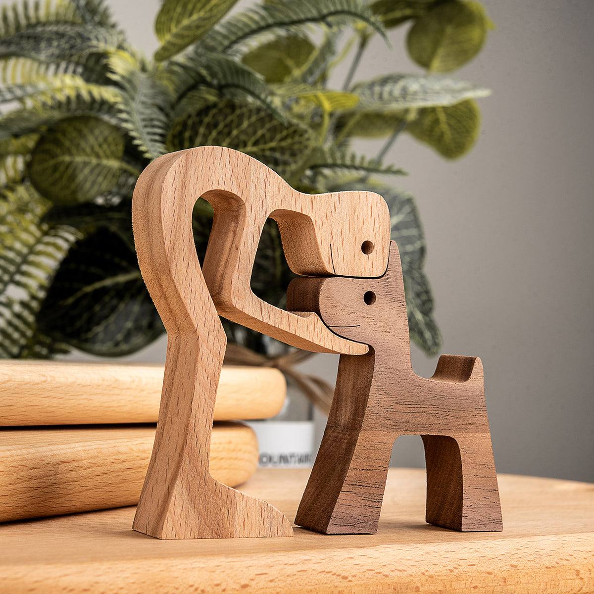 SCULPTURE DE CHIEN EN BOIS FAIT A LA MAIN